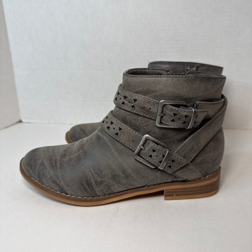 Rocket Dog Grey Suede Side Zip Ankle Booties Buckle Cut Straps Women's Size 6.5